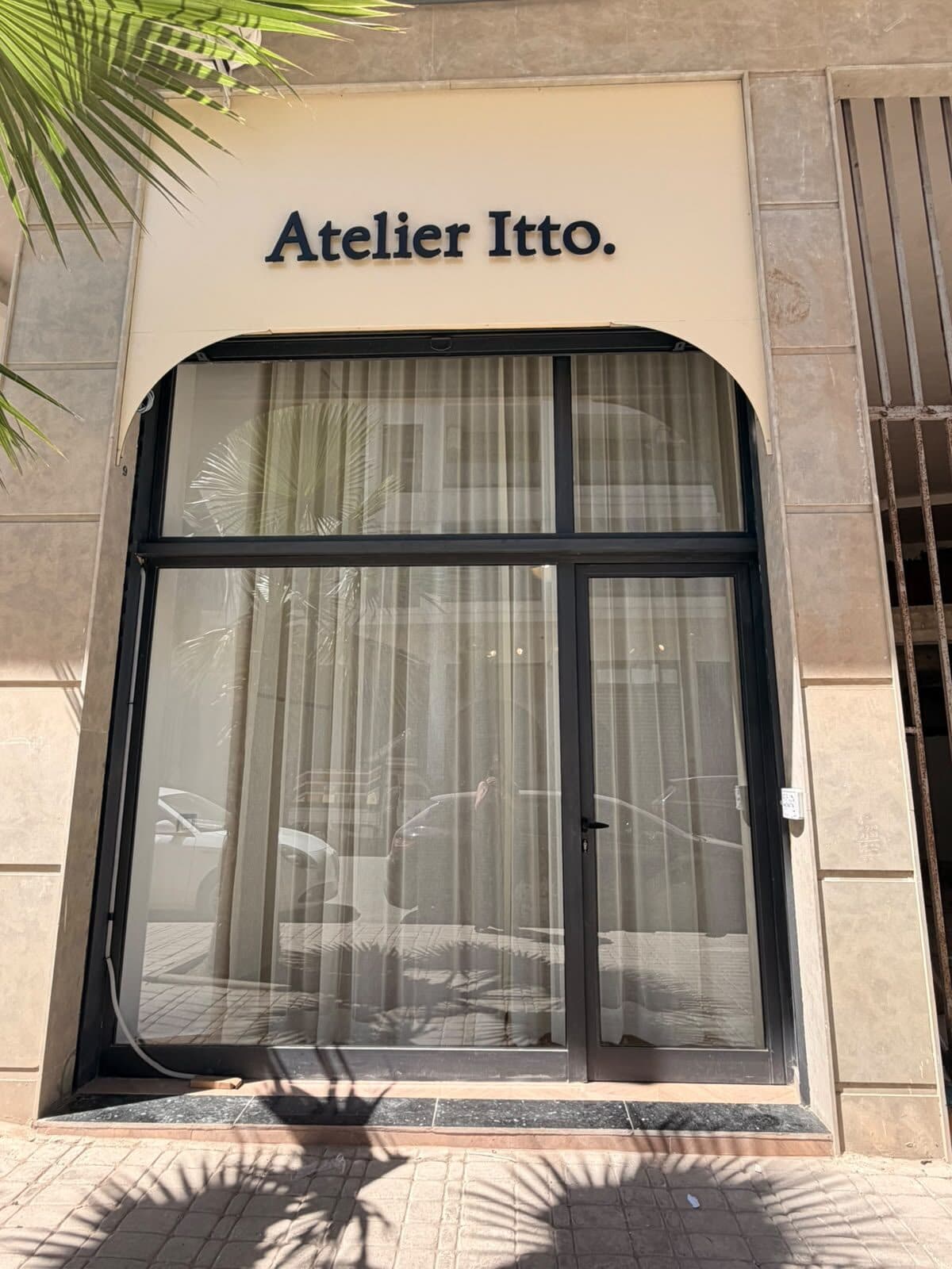 Façade du showroom Atelier Itto, Résidence Odyssia 2, Perla, Bouskoura