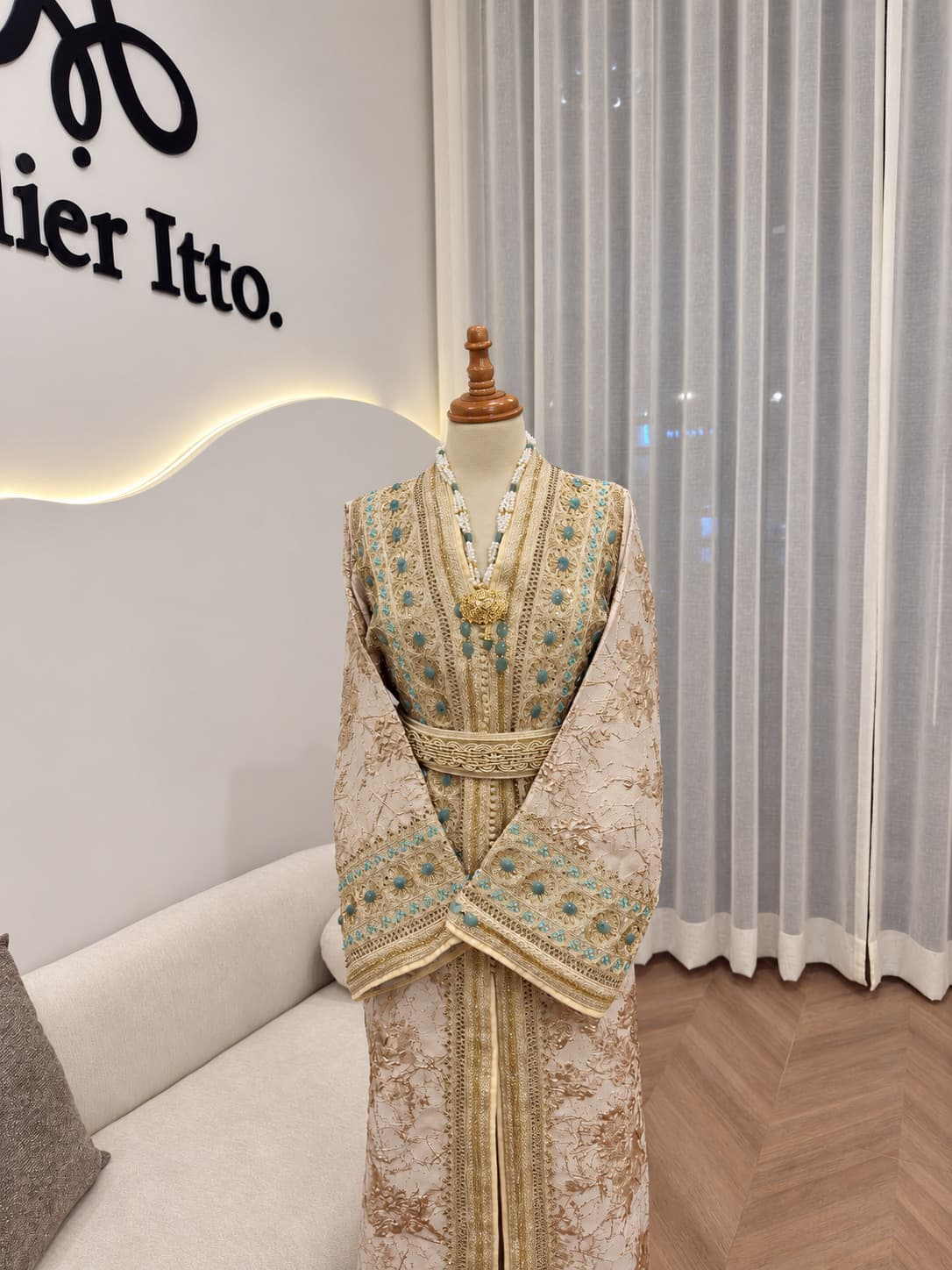 Caftan Amira, autre vue